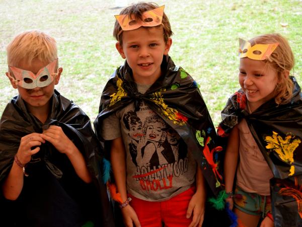 Superhelden op kamp - Externaat © The Outsider Club