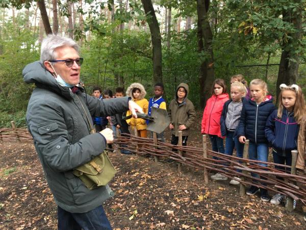 Herdenkingsmonument aan de kerk O.-L.-Vrouw Ten Hemelopneming Lummen-centrum