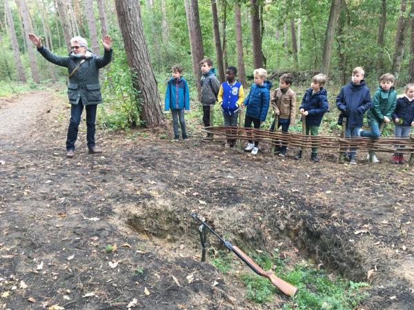 Herdenkingsmonument aan de kerk O.-L.-Vrouw Ten Hemelopneming Lummen-centrum